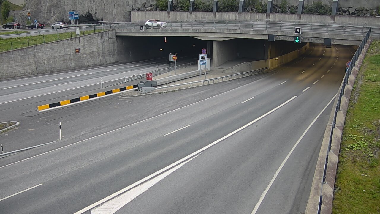 Weather Camera Image Road 12 Tampere, Rantatunneli boom, east, Tampere, Pirkanmaa