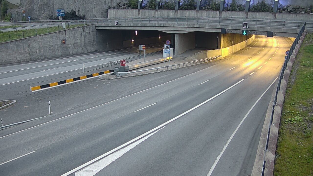 Weather Camera Image Road 12 Tampere, Rantatunneli boom, east, Tampere, Pirkanmaa