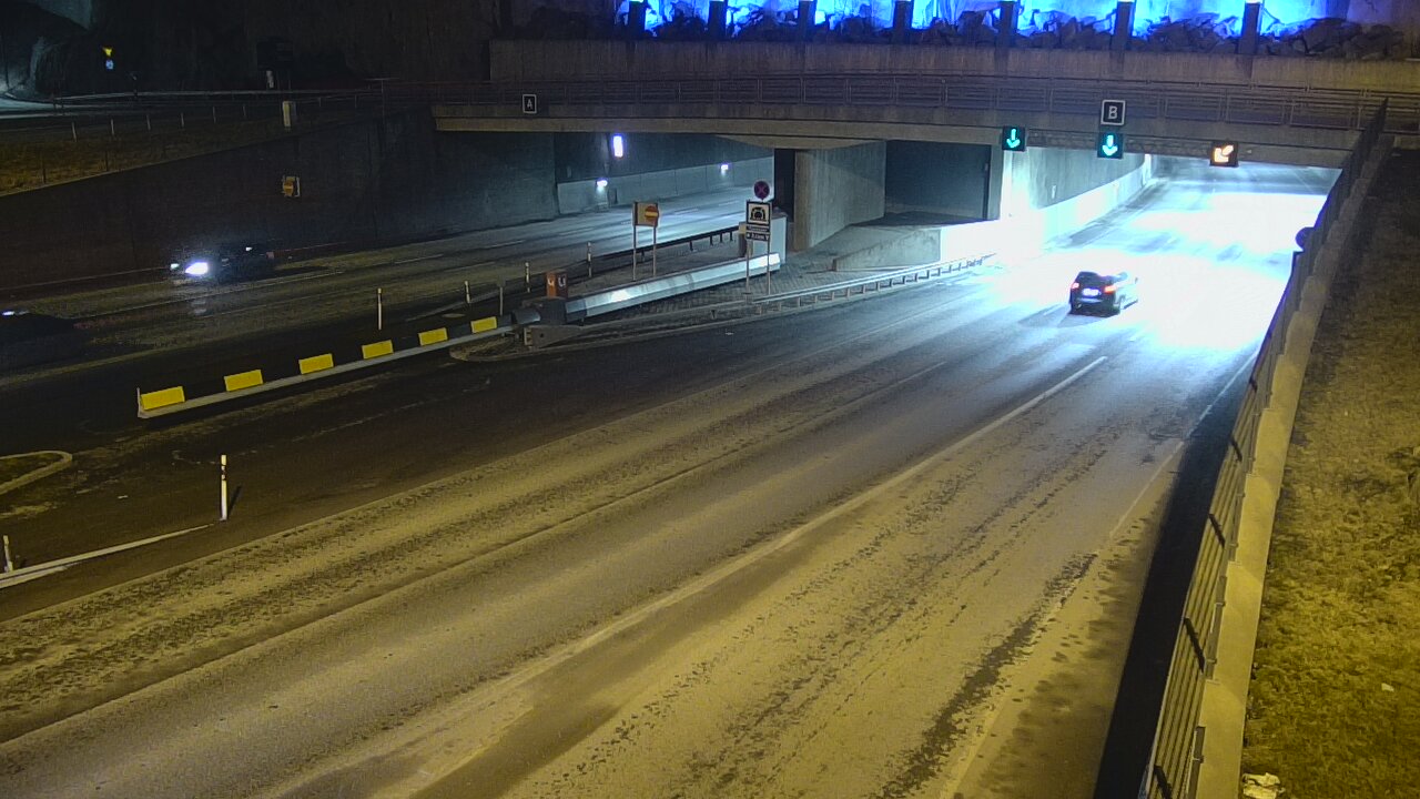 Weather Camera Image Road 12 Tampere, Rantatunneli boom, east, Tampere, Pirkanmaa