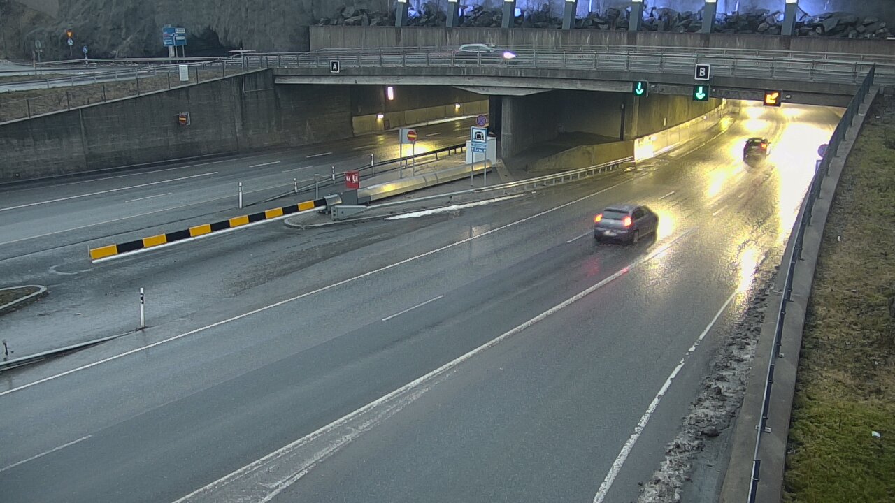 Weather Camera Image Road 12 Tampere, Rantatunneli boom, east, Tampere, Pirkanmaa