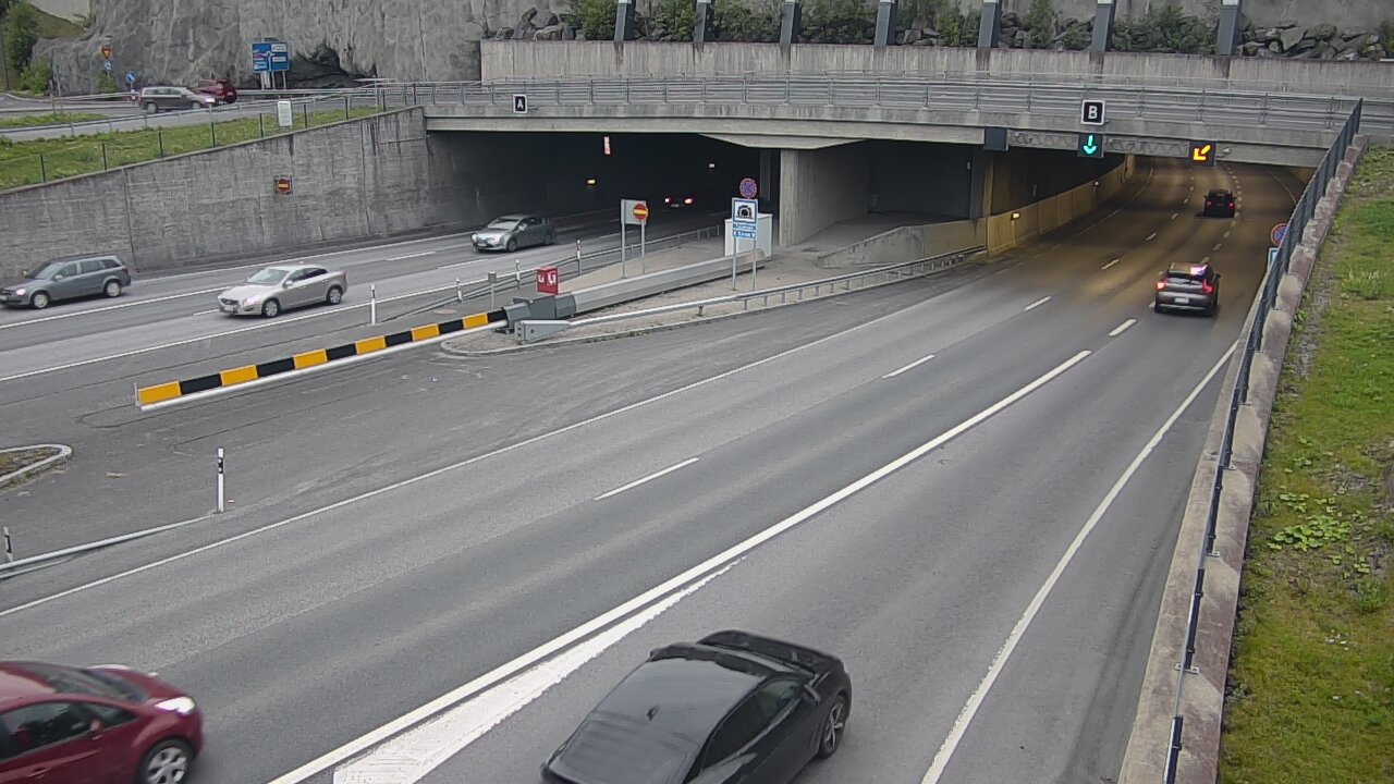 Weather Camera Image Road 12 Tampere, Rantatunneli boom, east, Tampere, Pirkanmaa