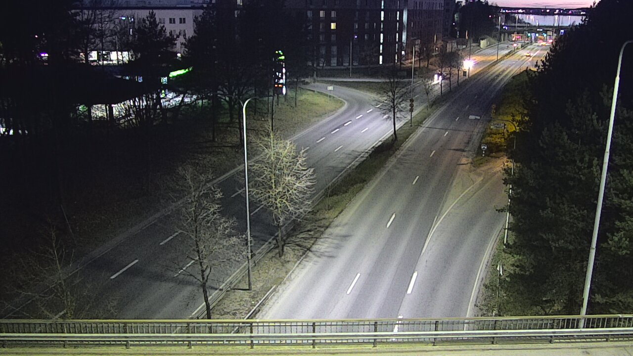 Weather Camera Image Road 12 Tampere, Kalevan puistotie, Tampere, Pirkanmaa