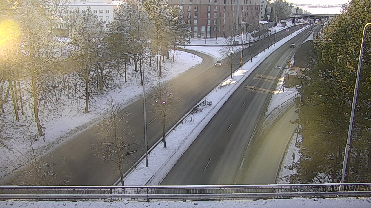 Weather Camera Image Road 12 Tampere, Kalevan puistotie, Tampere, Pirkanmaa