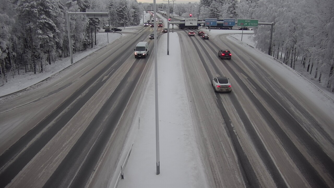 Weather Camera Image Väg 4 Uleåborg, Laanila, Oulu, Pohjois-Pohjanmaa