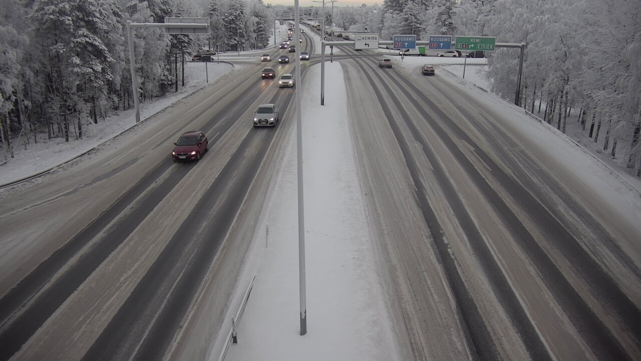 Weather Camera Image Väg 4 Uleåborg, Laanila, Oulu, Pohjois-Pohjanmaa