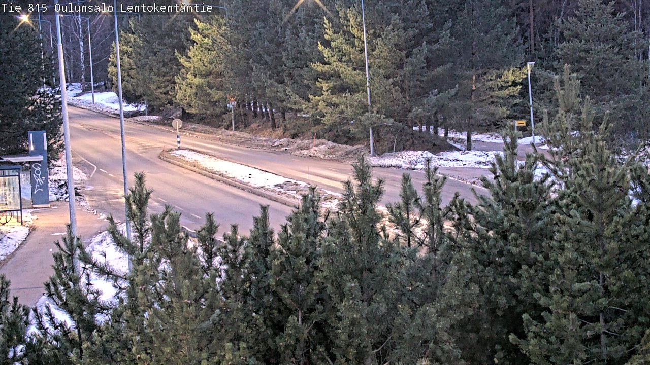 Weather Camera Image Väg 816 Uleåsalo, Lentokentäntie, Oulu, Pohjois-Pohjanmaa