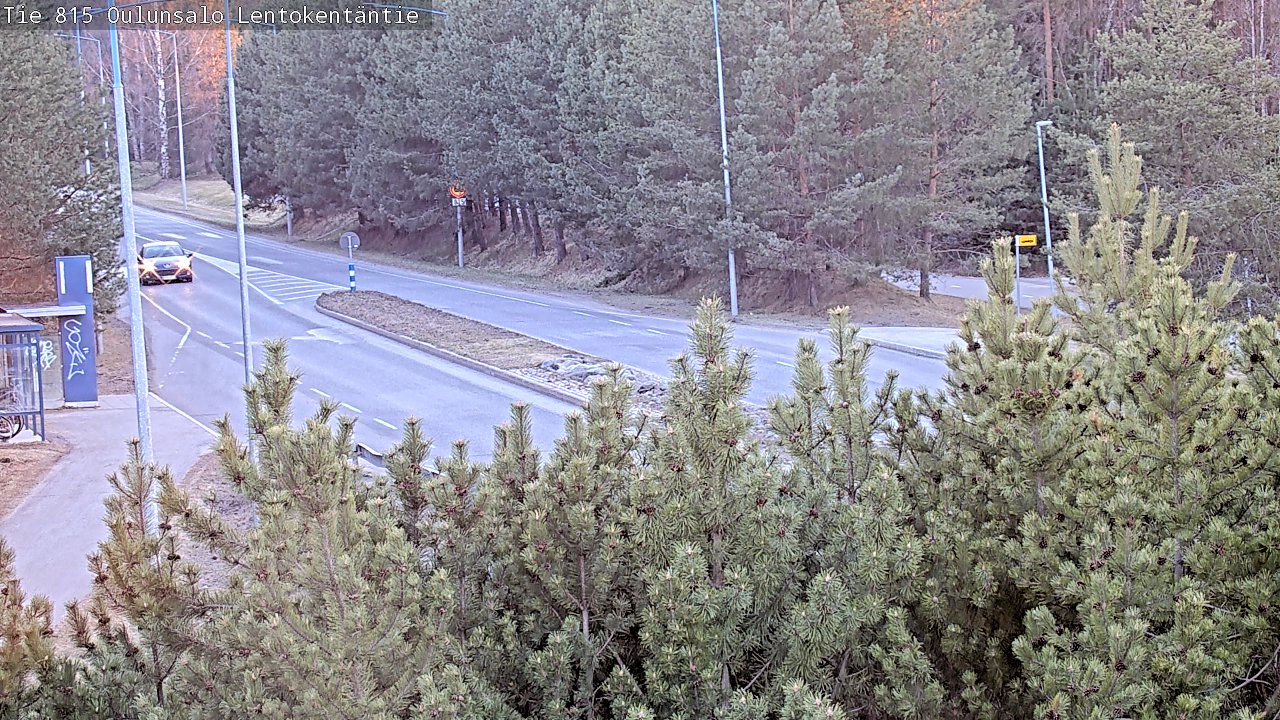 Weather Camera Image Väg 816 Uleåsalo, Lentokentäntie, Oulu, Pohjois-Pohjanmaa