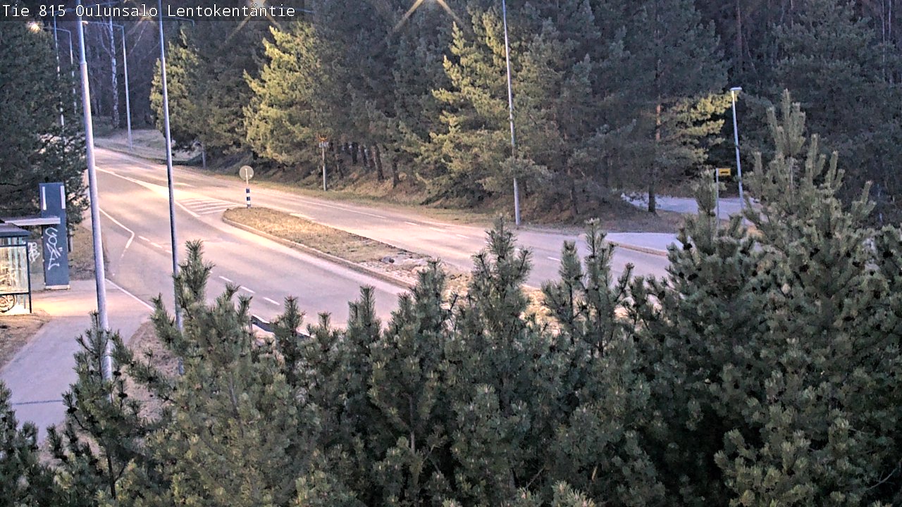 Weather Camera Image Väg 816 Uleåsalo, Lentokentäntie, Oulu, Pohjois-Pohjanmaa