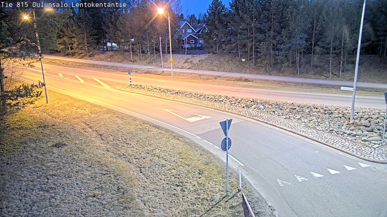 Weather Camera Image Väg 816 Uleåsalo, Lentokentäntie, Oulu, Pohjois-Pohjanmaa