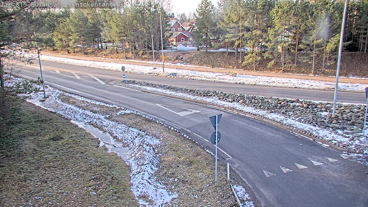 Weather Camera Image Väg 816 Uleåsalo, Lentokentäntie, Oulu, Pohjois-Pohjanmaa