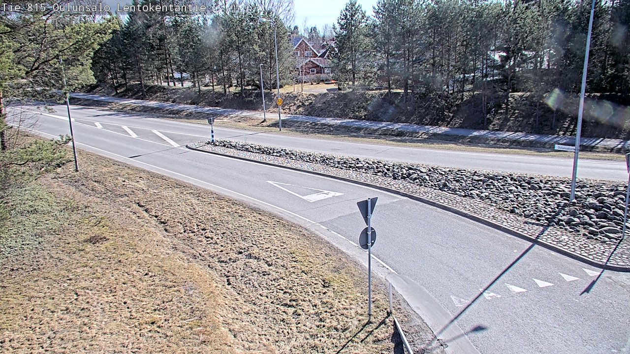 Weather Camera Image Väg 816 Uleåsalo, Lentokentäntie, Oulu, Pohjois-Pohjanmaa