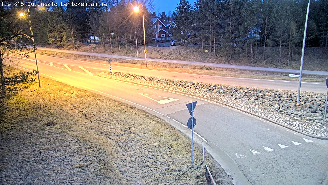 Weather Camera Image Väg 816 Uleåsalo, Lentokentäntie, Oulu, Pohjois-Pohjanmaa
