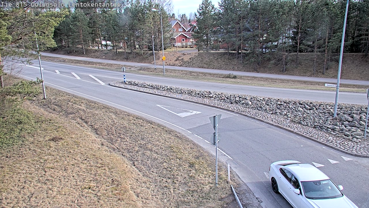 Weather Camera Image Väg 816 Uleåsalo, Lentokentäntie, Oulu, Pohjois-Pohjanmaa