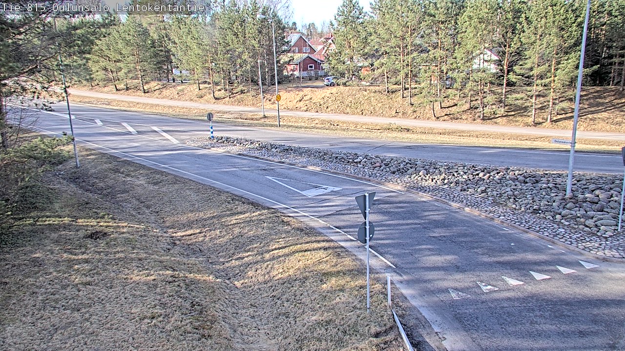 Weather Camera Image Väg 816 Uleåsalo, Lentokentäntie, Oulu, Pohjois-Pohjanmaa