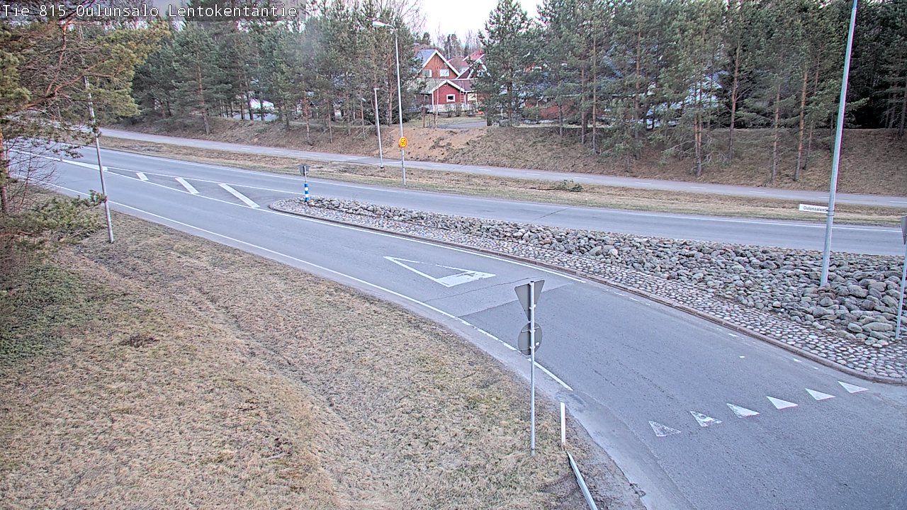 Weather Camera Image Väg 816 Uleåsalo, Lentokentäntie, Oulu, Pohjois-Pohjanmaa