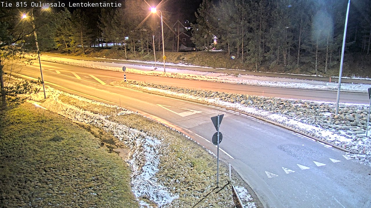 Weather Camera Image Väg 816 Uleåsalo, Lentokentäntie, Oulu, Pohjois-Pohjanmaa
