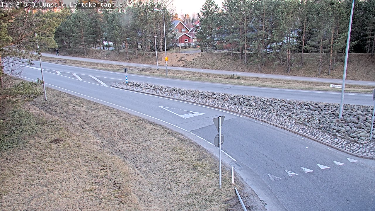 Weather Camera Image Väg 816 Uleåsalo, Lentokentäntie, Oulu, Pohjois-Pohjanmaa