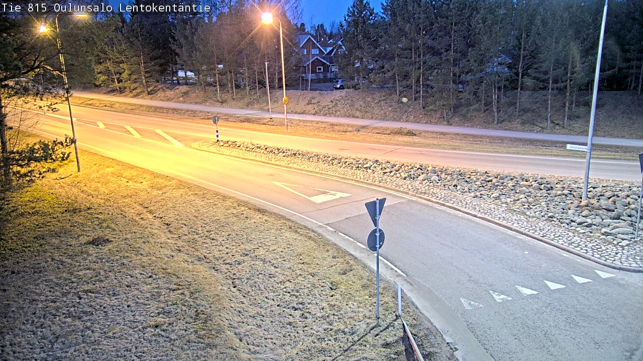 Weather Camera Image Väg 816 Uleåsalo, Lentokentäntie, Oulu, Pohjois-Pohjanmaa