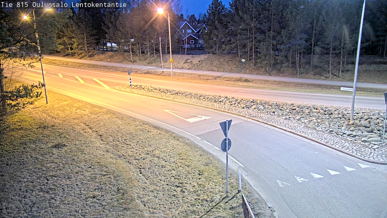 Weather Camera Image Väg 816 Uleåsalo, Lentokentäntie, Oulu, Pohjois-Pohjanmaa