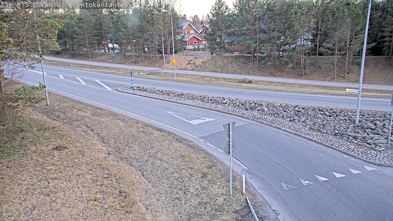Weather Camera Image Väg 816 Uleåsalo, Lentokentäntie, Oulu, Pohjois-Pohjanmaa