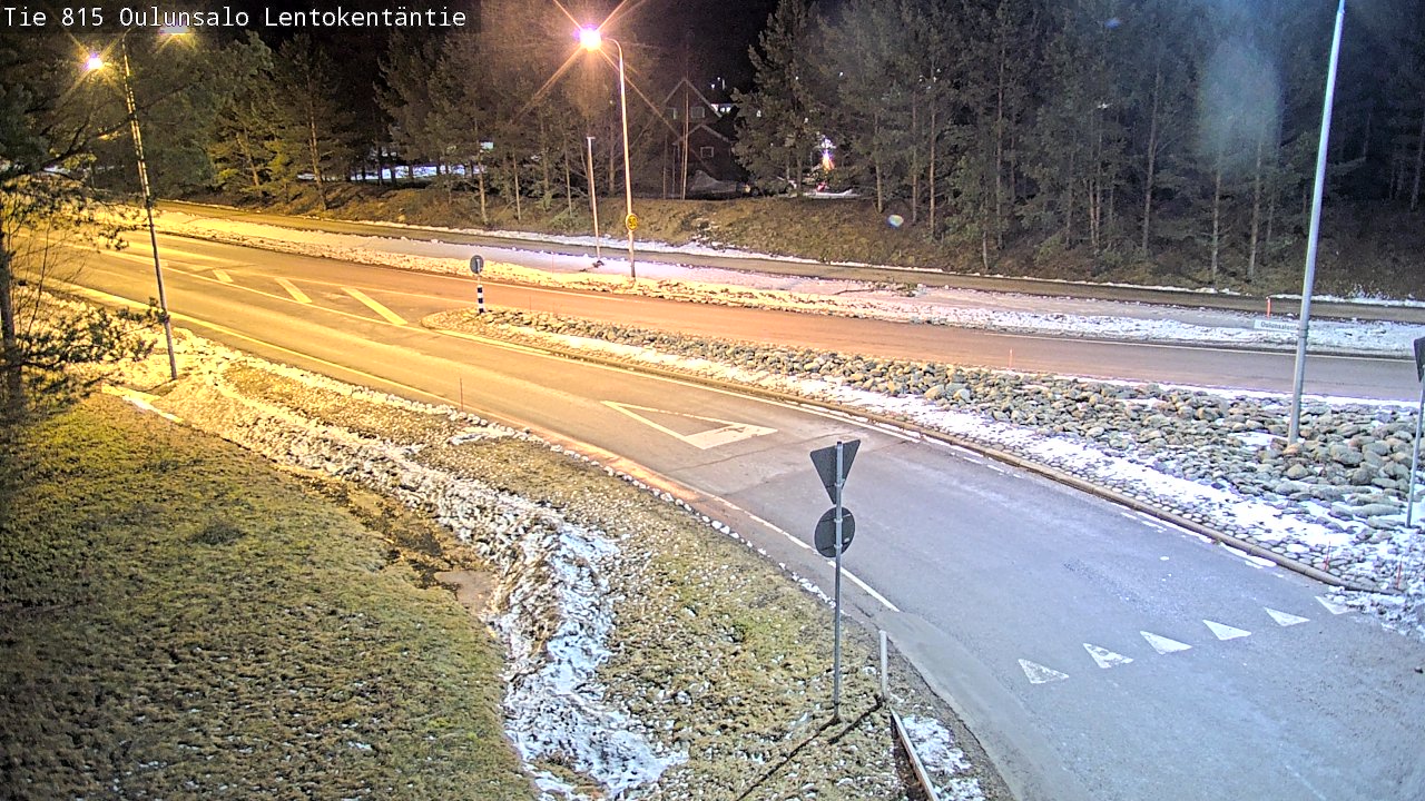 Weather Camera Image Väg 816 Uleåsalo, Lentokentäntie, Oulu, Pohjois-Pohjanmaa