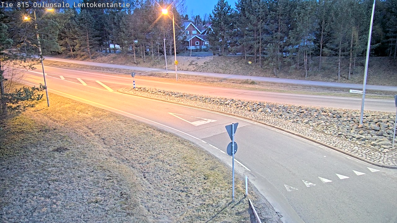 Weather Camera Image Väg 816 Uleåsalo, Lentokentäntie, Oulu, Pohjois-Pohjanmaa
