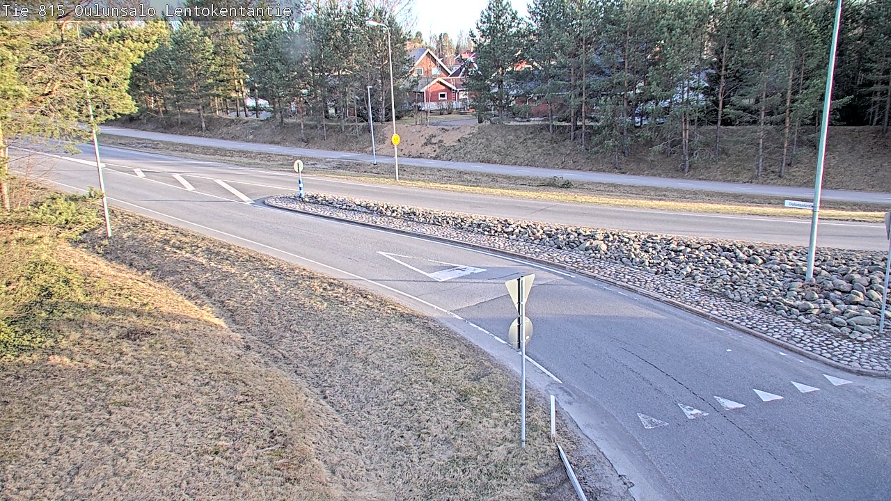 Weather Camera Image Väg 816 Uleåsalo, Lentokentäntie, Oulu, Pohjois-Pohjanmaa