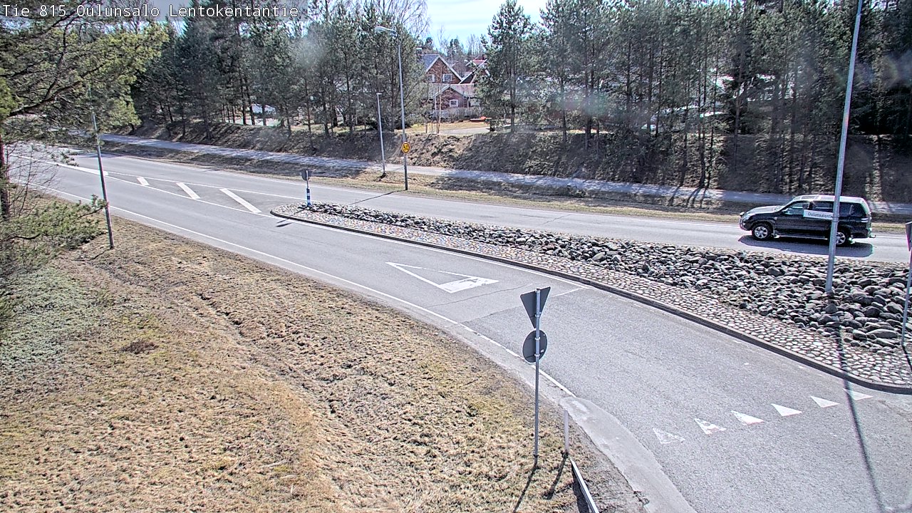 Weather Camera Image Väg 816 Uleåsalo, Lentokentäntie, Oulu, Pohjois-Pohjanmaa