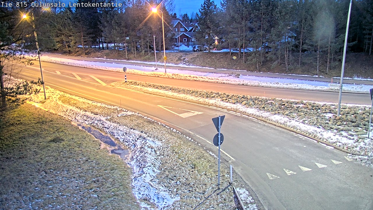 Weather Camera Image Väg 816 Uleåsalo, Lentokentäntie, Oulu, Pohjois-Pohjanmaa