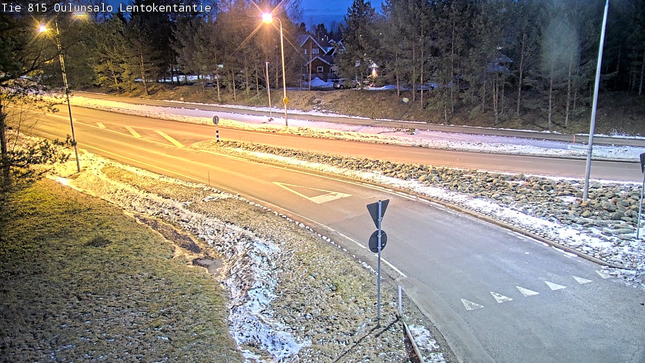 Weather Camera Image Väg 816 Uleåsalo, Lentokentäntie, Oulu, Pohjois-Pohjanmaa