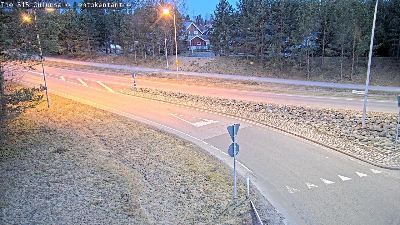Weather Camera Image Väg 816 Uleåsalo, Lentokentäntie, Oulu, Pohjois-Pohjanmaa
