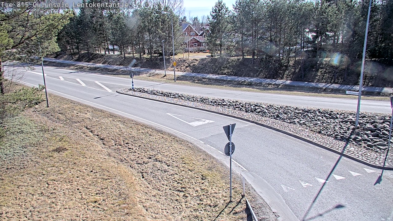Weather Camera Image Väg 816 Uleåsalo, Lentokentäntie, Oulu, Pohjois-Pohjanmaa