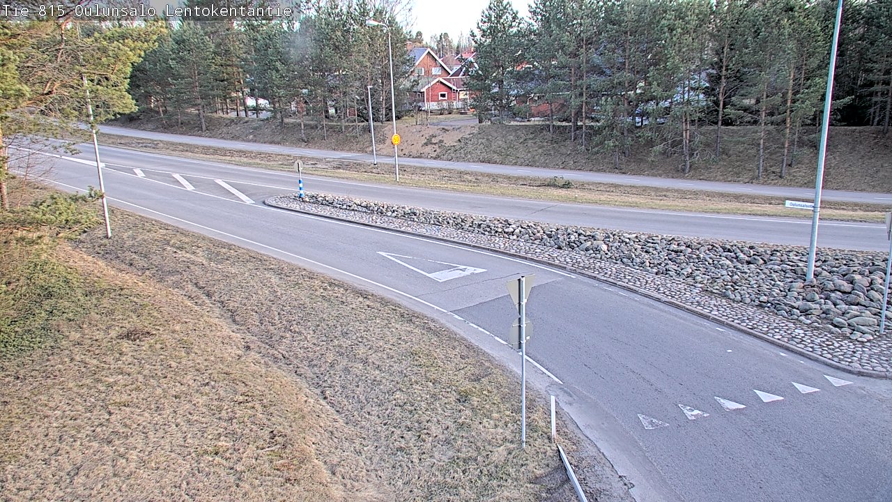 Weather Camera Image Väg 816 Uleåsalo, Lentokentäntie, Oulu, Pohjois-Pohjanmaa