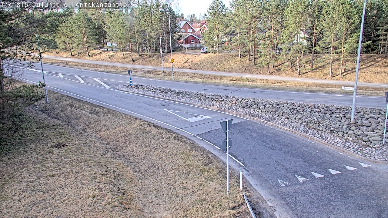 Weather Camera Image Väg 816 Uleåsalo, Lentokentäntie, Oulu, Pohjois-Pohjanmaa