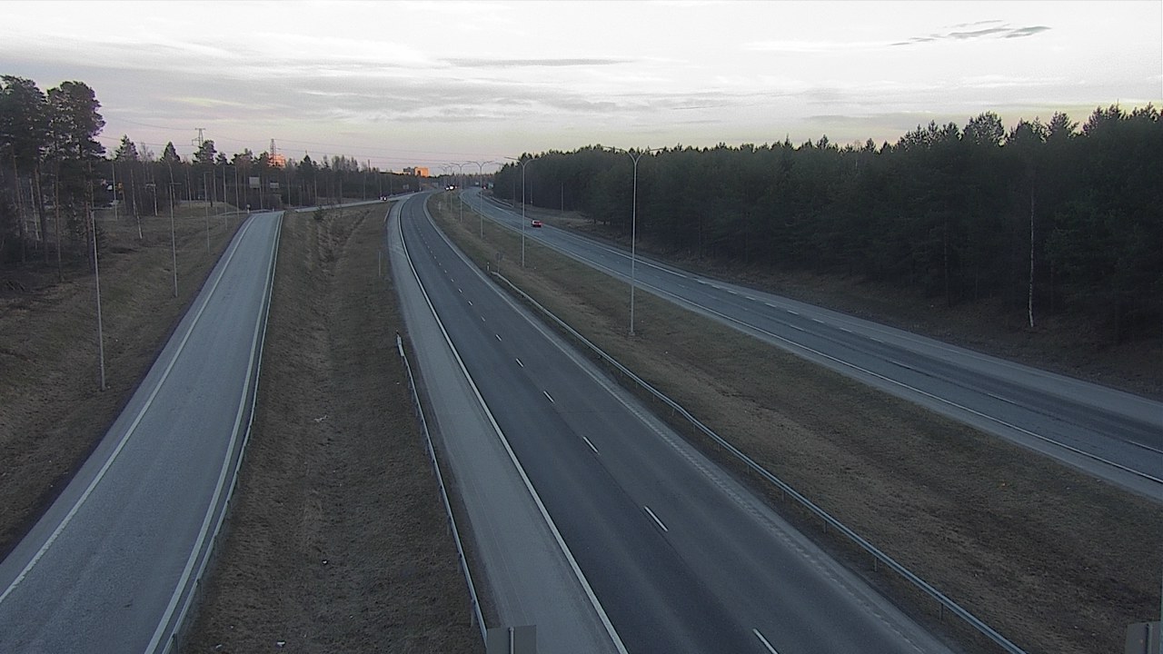 Weather Camera Image Väg 4 Oleåborg, Pateniemi, Oulu, Pohjois-Pohjanmaa