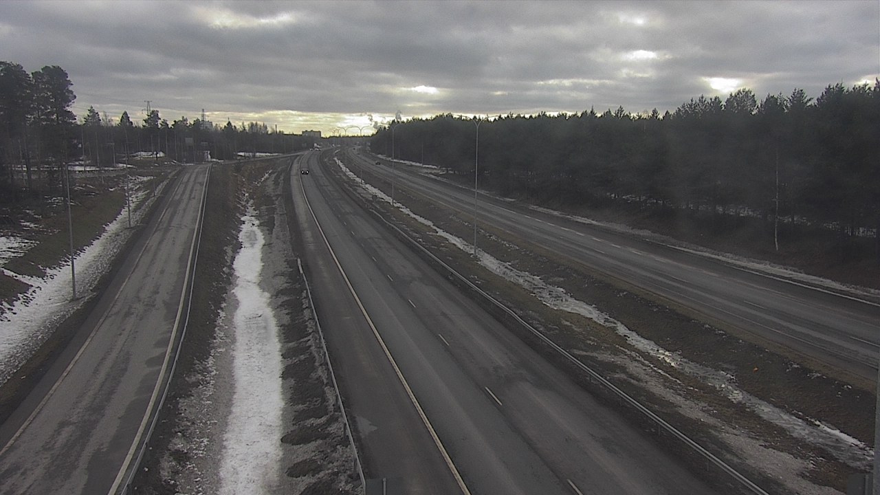 Weather Camera Image Väg 4 Oleåborg, Pateniemi, Oulu, Pohjois-Pohjanmaa