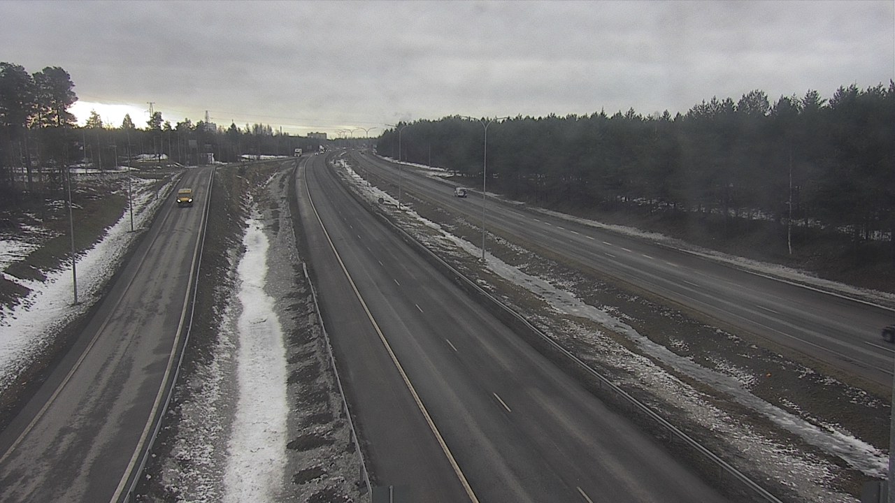 Weather Camera Image Väg 4 Oleåborg, Pateniemi, Oulu, Pohjois-Pohjanmaa