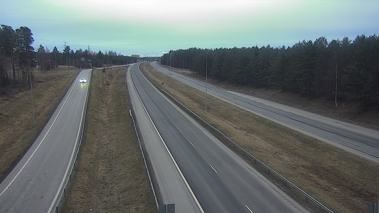 Weather Camera Image Väg 4 Oleåborg, Pateniemi, Oulu, Pohjois-Pohjanmaa