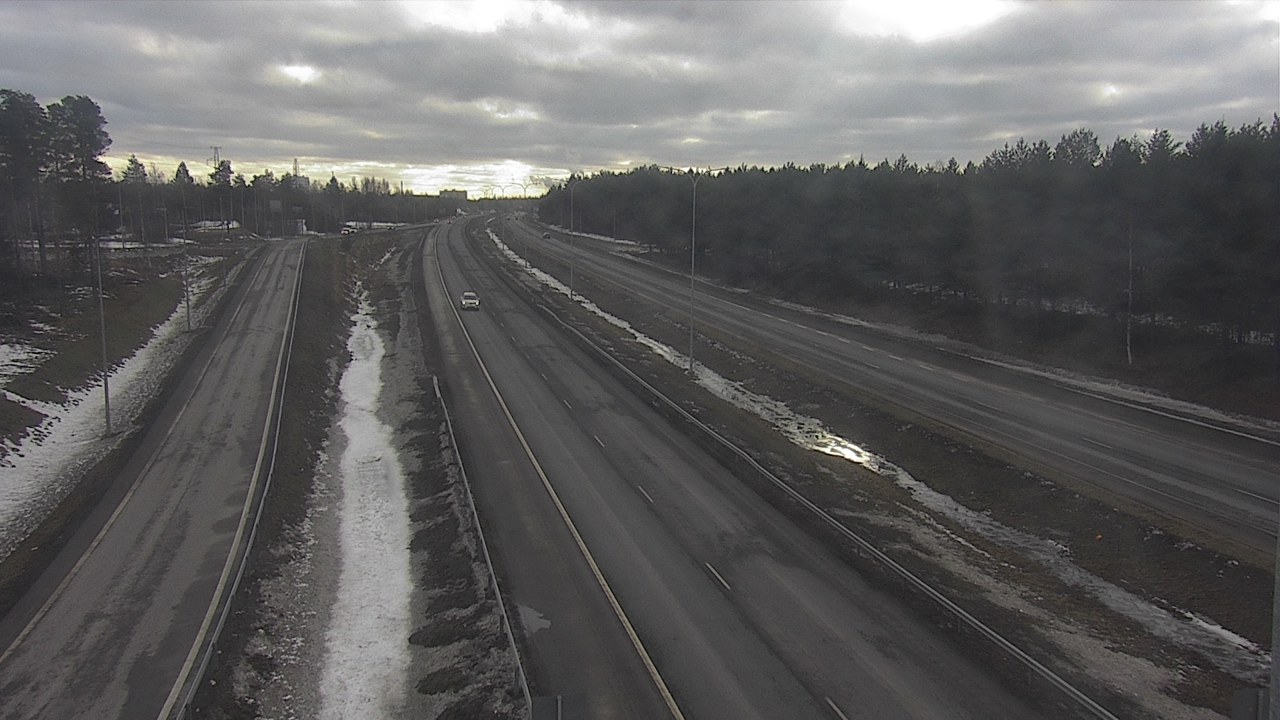 Weather Camera Image Väg 4 Oleåborg, Pateniemi, Oulu, Pohjois-Pohjanmaa