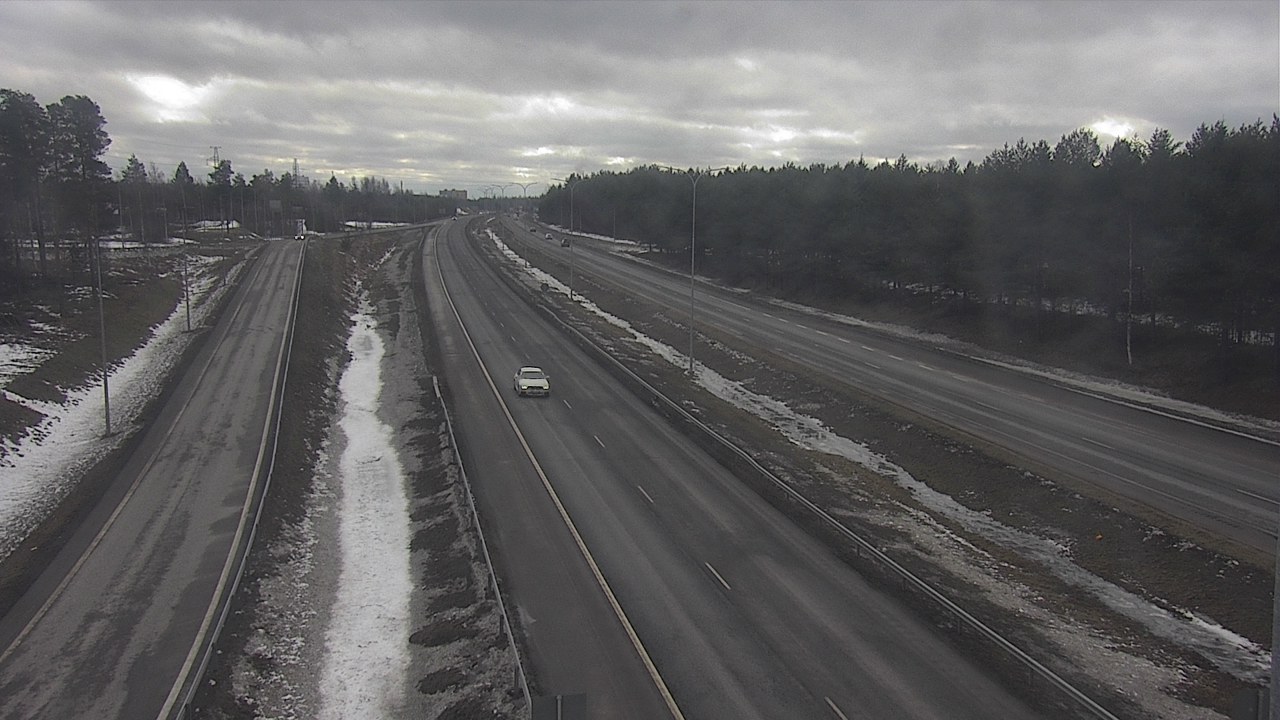 Weather Camera Image Väg 4 Oleåborg, Pateniemi, Oulu, Pohjois-Pohjanmaa