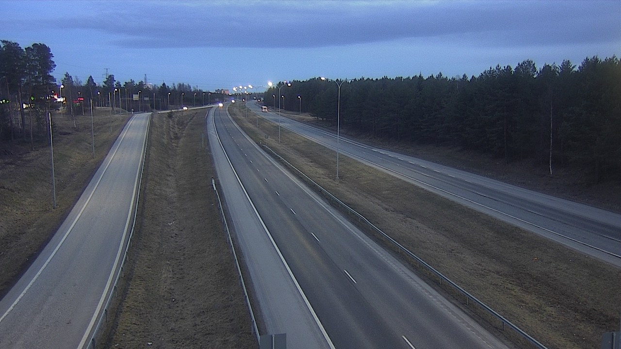 Weather Camera Image Väg 4 Oleåborg, Pateniemi, Oulu, Pohjois-Pohjanmaa