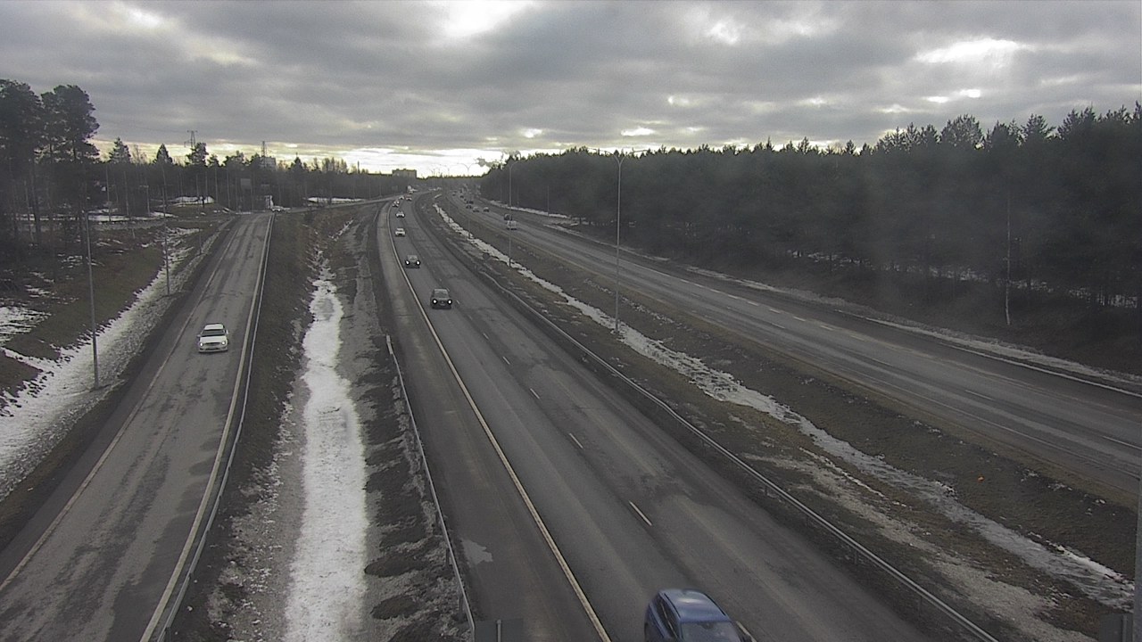 Weather Camera Image Väg 4 Oleåborg, Pateniemi, Oulu, Pohjois-Pohjanmaa