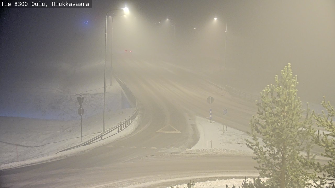 Weather Camera Image väg 8300 Oulu Hiukkavaara, Oulu, Pohjois-Pohjanmaa