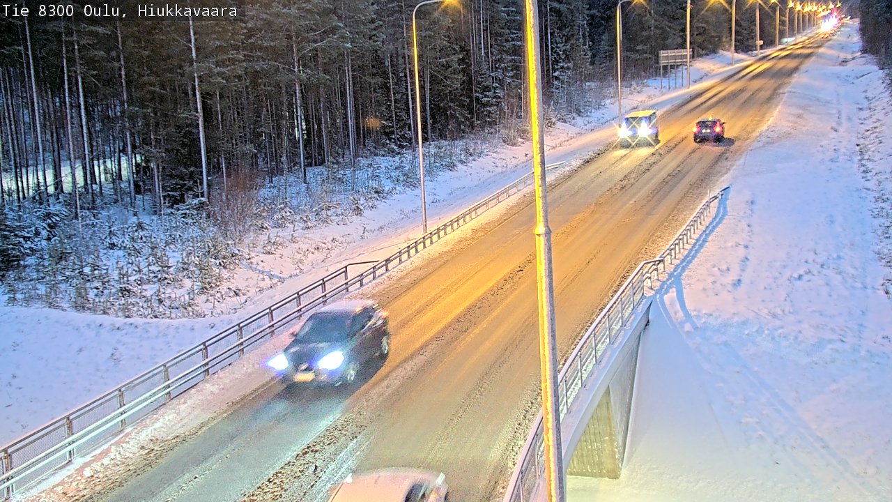 Weather Camera Image väg 8300 Oulu Hiukkavaara, Oulu, Pohjois-Pohjanmaa