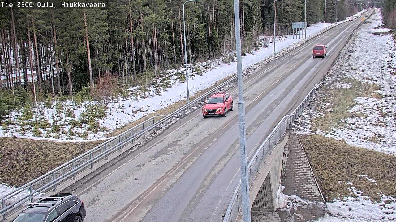 Weather Camera Image road 8300 Oulu Hiukkavaara, Oulu, Pohjois-Pohjanmaa