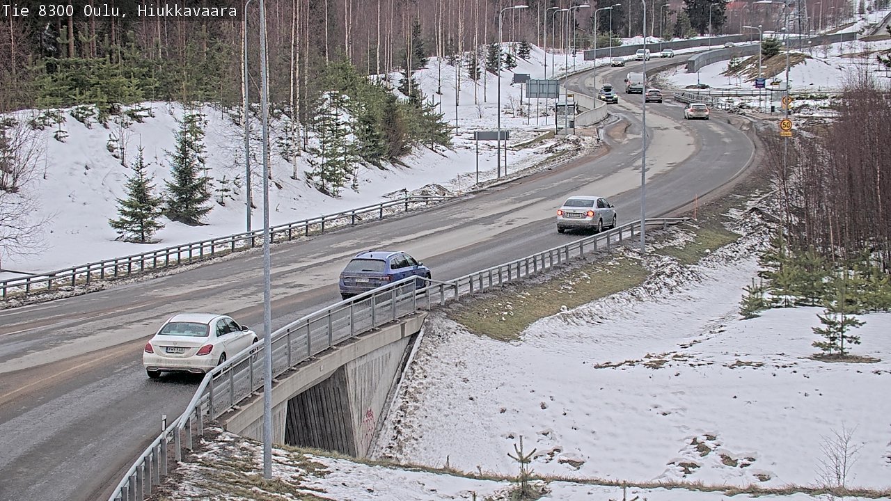 Weather Camera Image road 8300 Oulu Hiukkavaara, Oulu, Pohjois-Pohjanmaa
