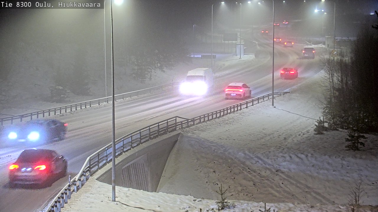 Weather Camera Image väg 8300 Oulu Hiukkavaara, Oulu, Pohjois-Pohjanmaa