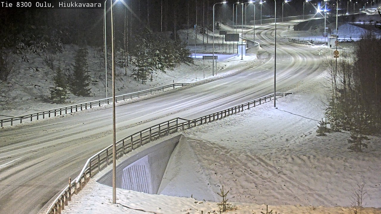 Weather Camera Image väg 8300 Oulu Hiukkavaara, Oulu, Pohjois-Pohjanmaa