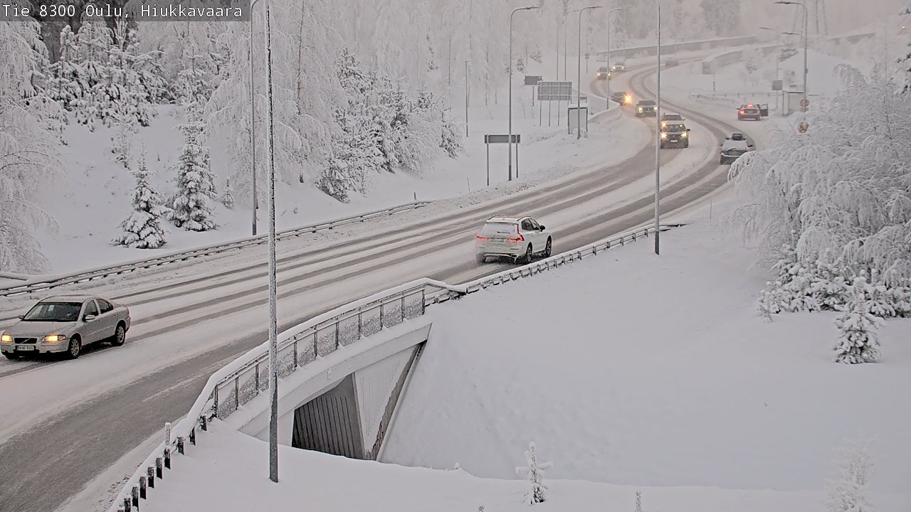 Weather Camera Image road 8300 Oulu Hiukkavaara, Oulu, Pohjois-Pohjanmaa