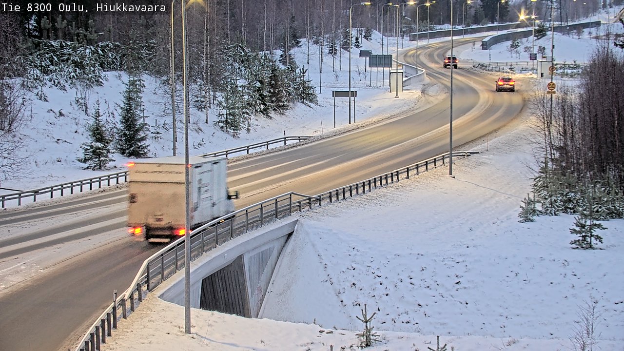 Weather Camera Image väg 8300 Oulu Hiukkavaara, Oulu, Pohjois-Pohjanmaa